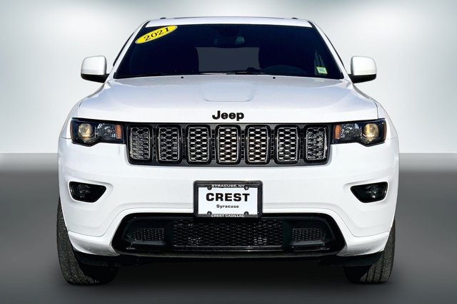 Used 2021 Jeep Grand Cherokee Laredo X AWD/4WD image 2