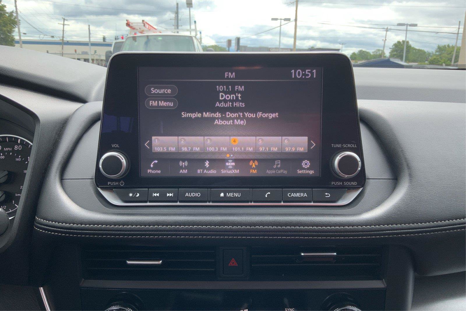 Used 2025 Nissan Rogue SV AWD/4WD image 13