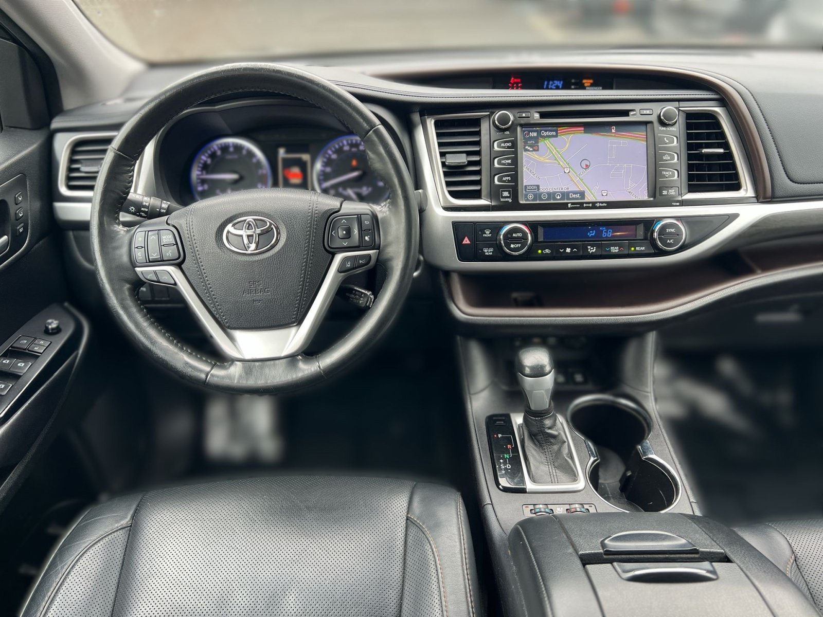 Used 2018 Toyota Highlander Limited Platinum AWD/4WD image 23