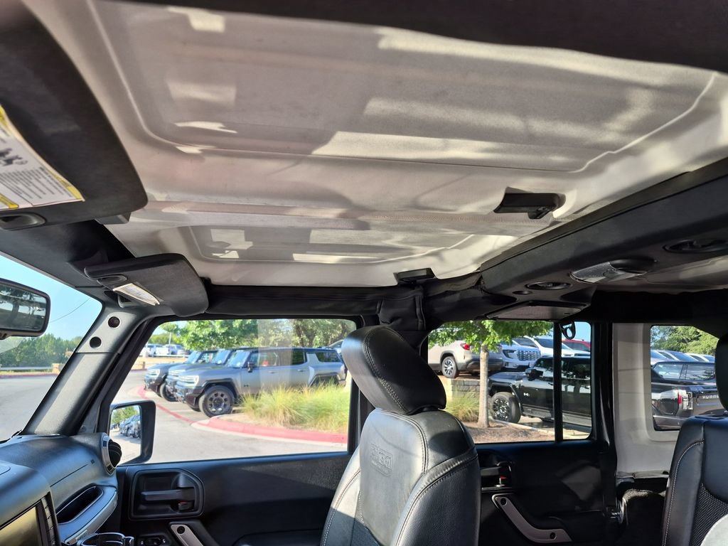 Used 2016 Jeep Wrangler Unlimited Sahara AWD/4WD image 32