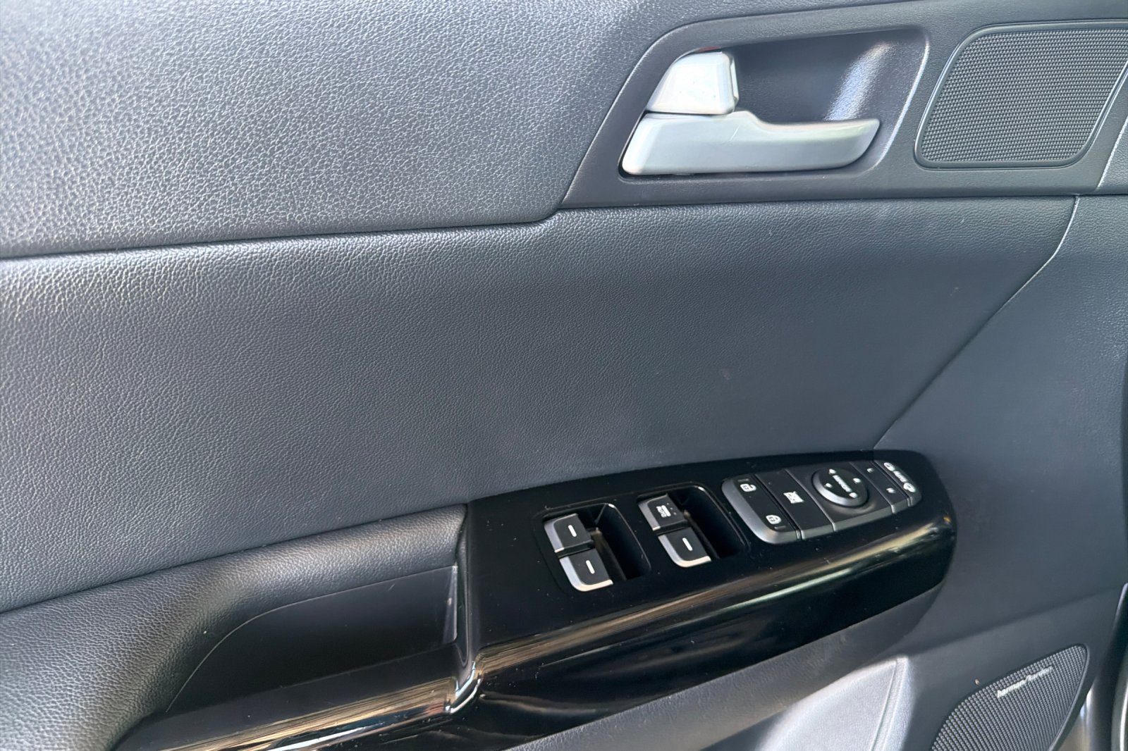 Used 2017 Kia Sportage SX AWD/4WD image 11