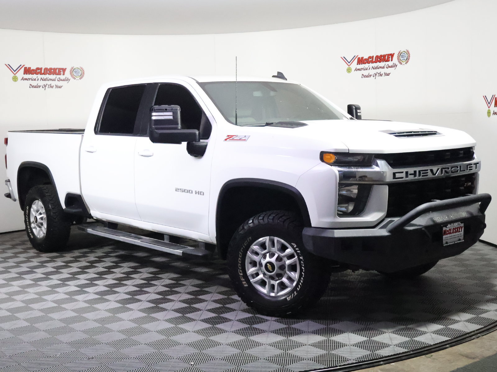 Used 2022 Chevrolet Silverado 2500 LT w/ Convenience Package AWD/4WD image 2