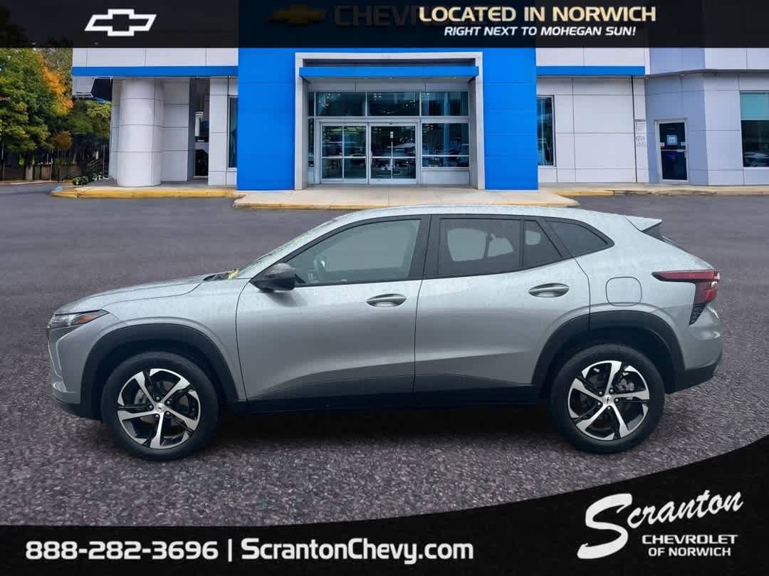 Certified 2024 Chevrolet Trax RS w/ Driver Confidence Package image 9