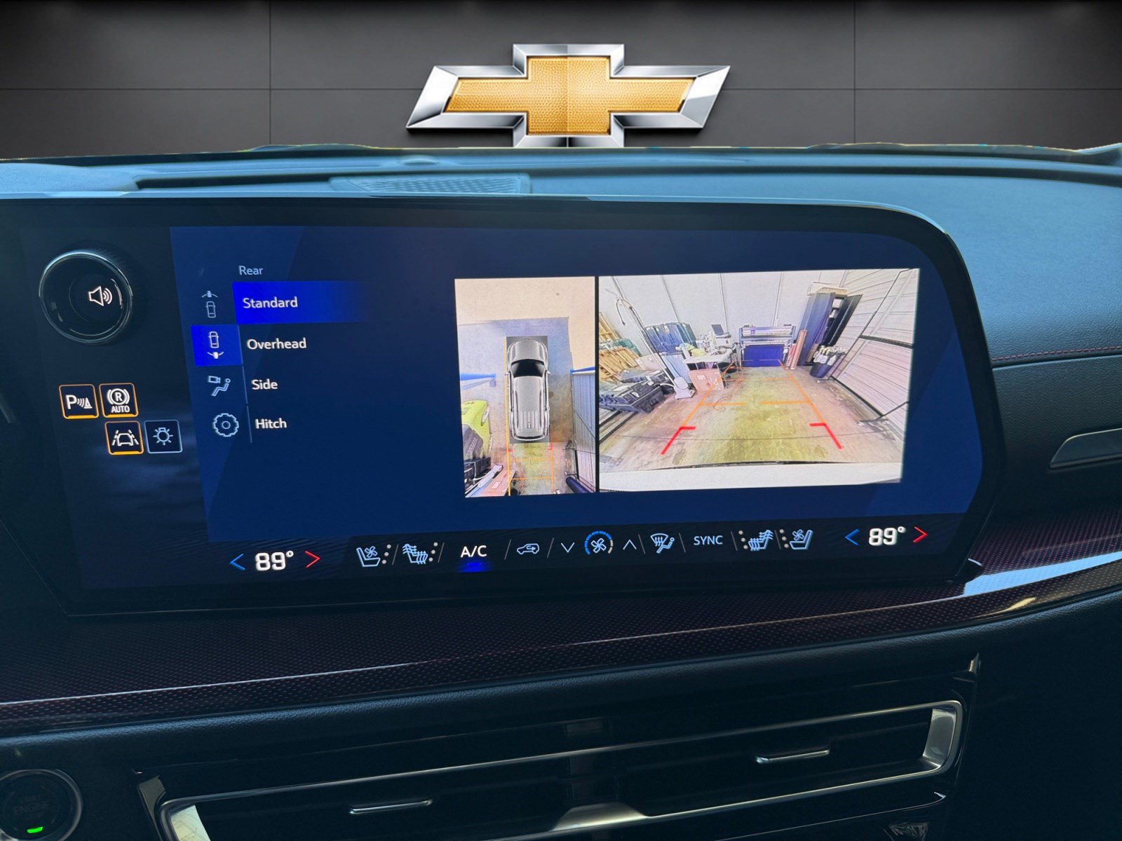 New 2027 Chevrolet Traverse RS w/ LPO, Floor Liner Package FWD image 29