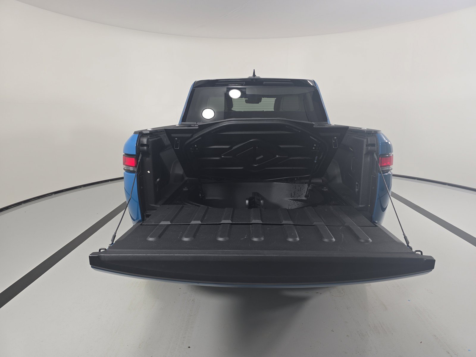 Used 2023 Rivian R1T Adventure AWD/4WD image 15