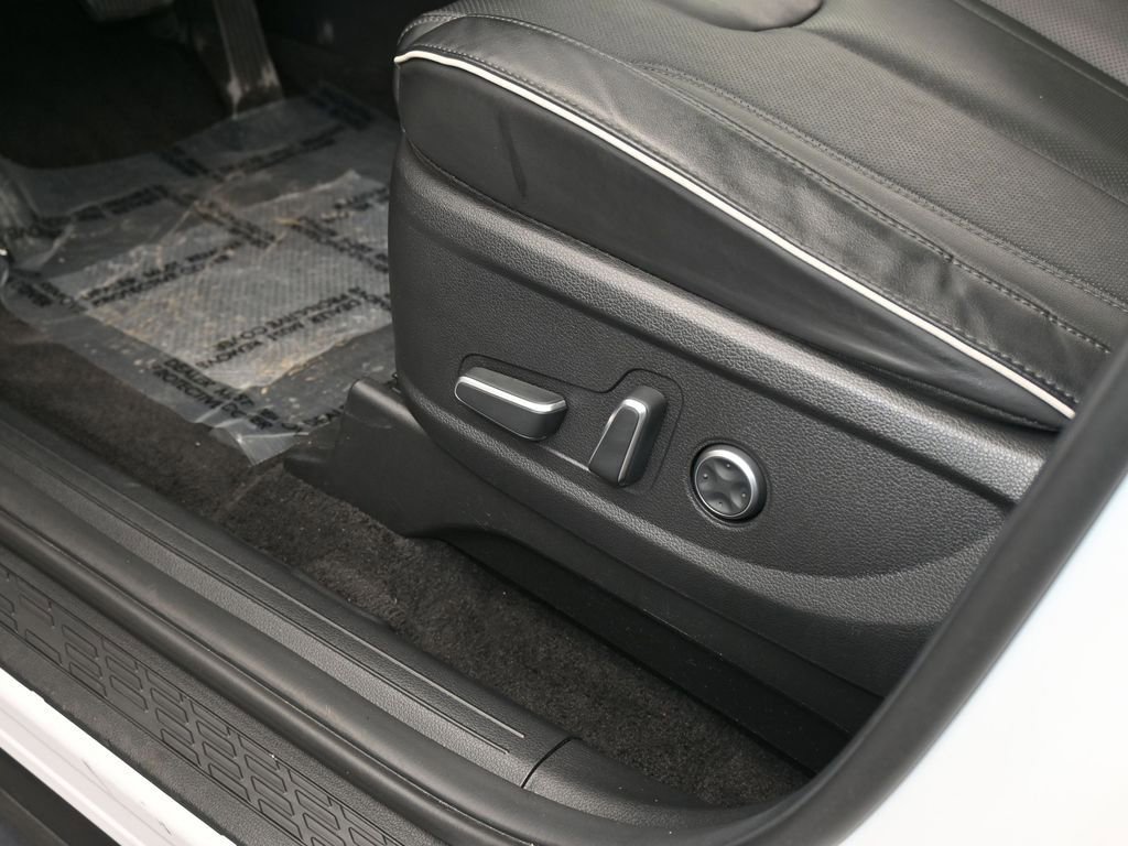 Used 2024 Hyundai Palisade SEL w/ Premium Package image 13