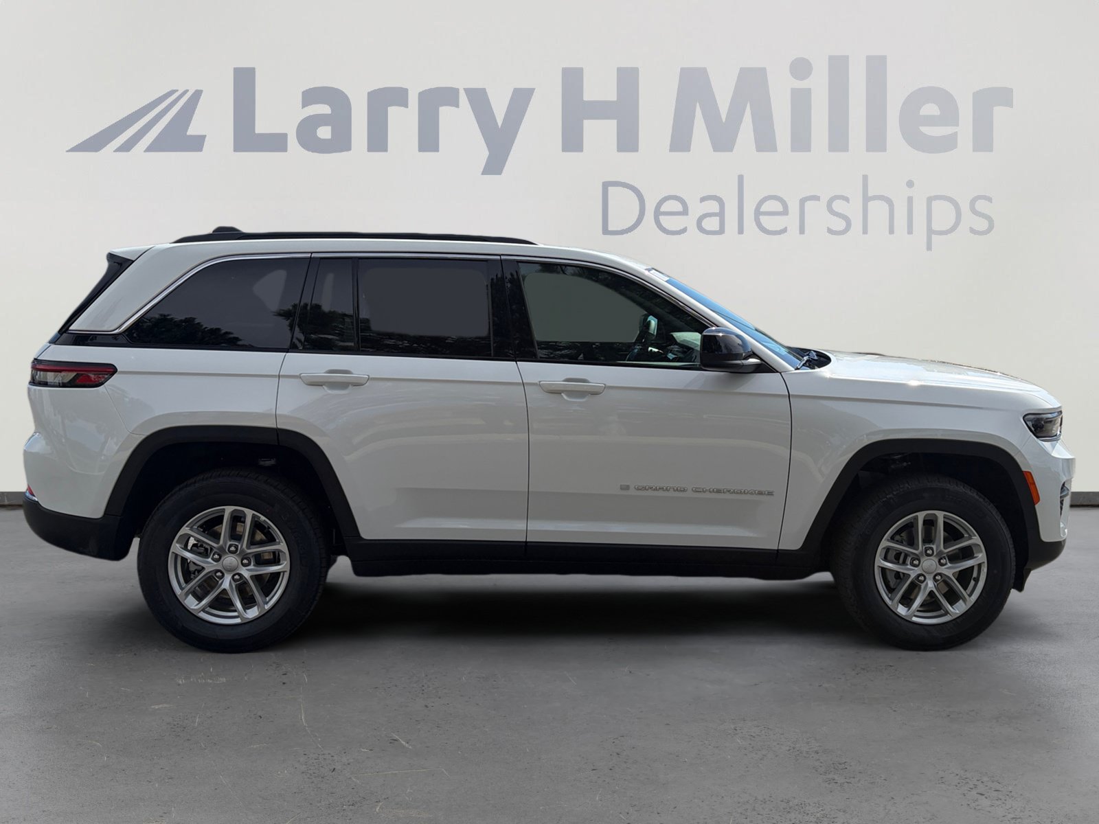 New 2026 Jeep Grand Cherokee Laredo X AWD/4WD image 6