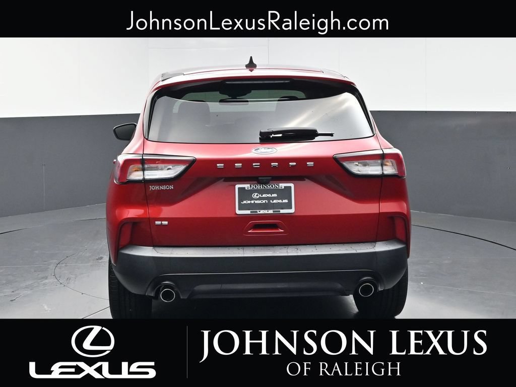 Used 2021 Ford Escape SE w/ SE Sport Appearance Package FWD image 8