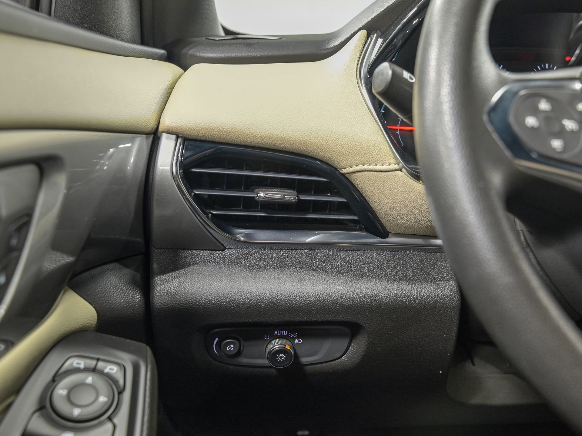 Used 2023 Chevrolet Traverse LS w/ LPO, Floor Liner Package AWD/4WD image 17