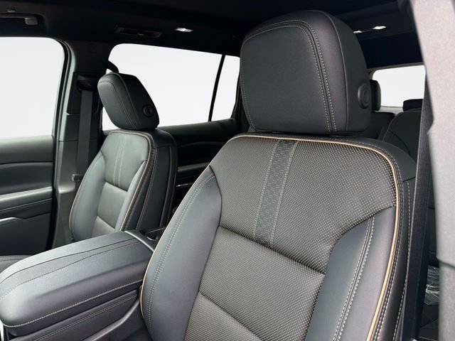New 2026 Chevrolet Traverse High Country w/ LPO, Floor Liner Package AWD/4WD image 25