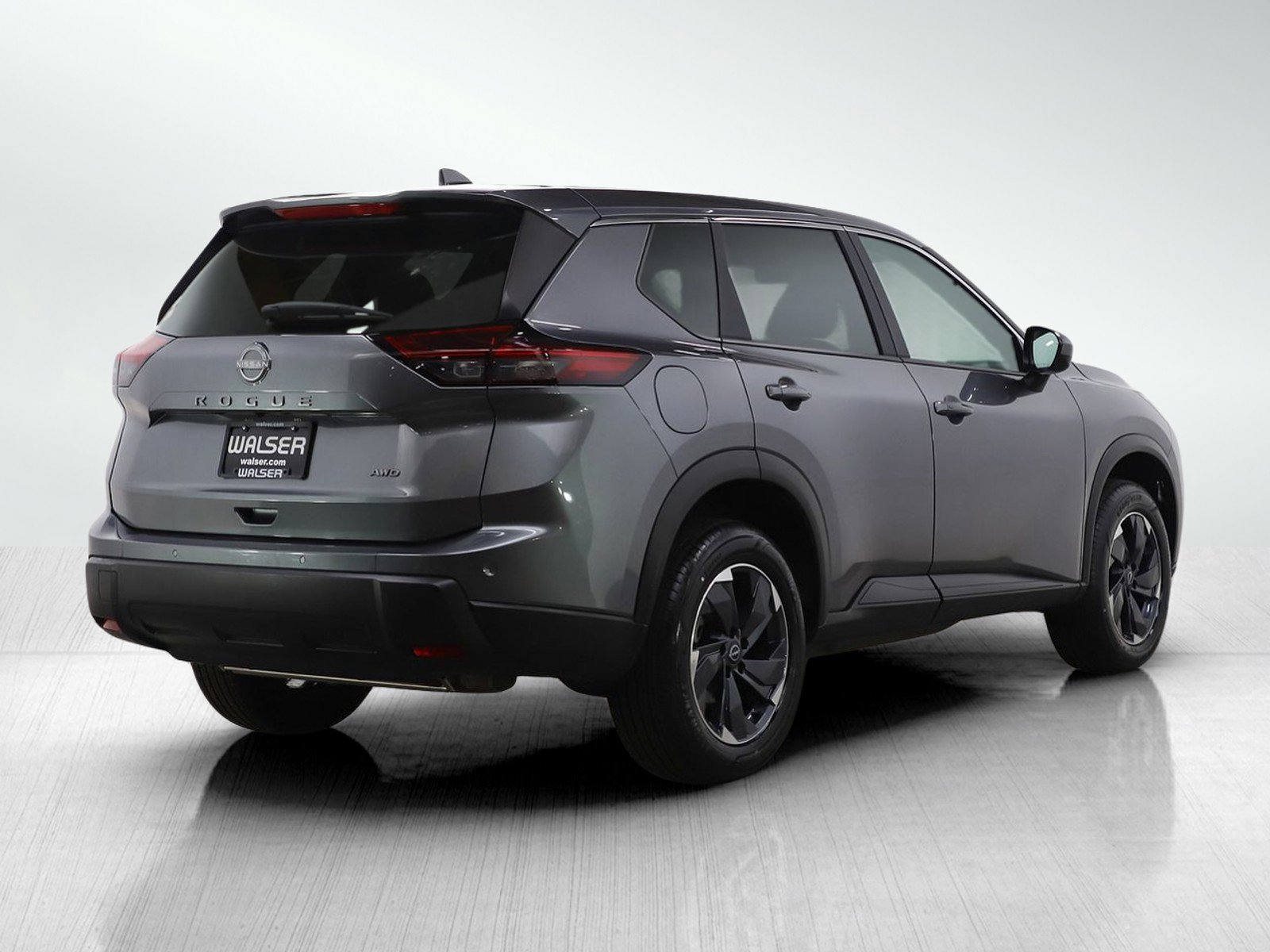 Used 2025 Nissan Rogue SV image 5