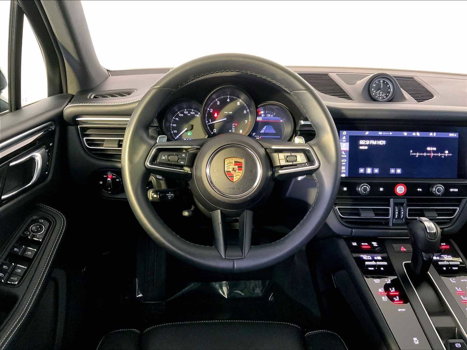 Certified 2024 Porsche Macan image 15