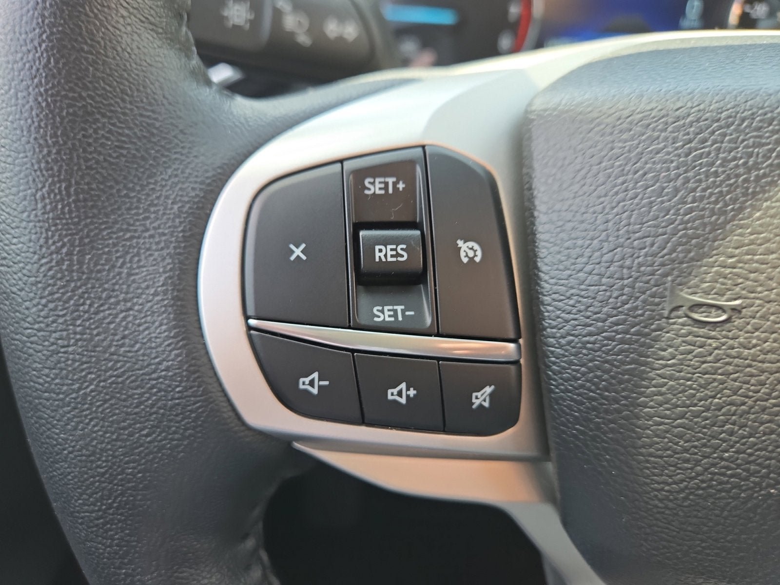 Certified 2023 Ford Explorer XLT w/ Equipment Group 202A AWD/4WD image 14