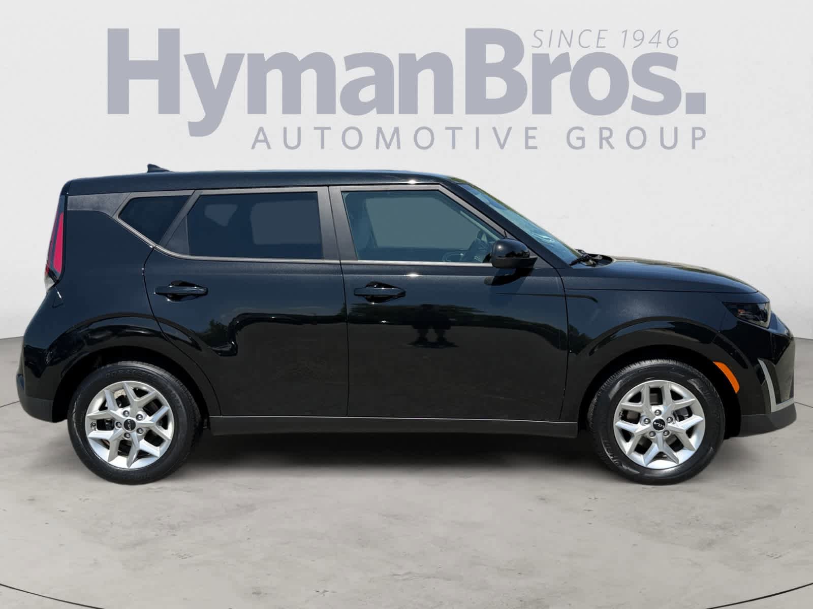 Certified 2023 Kia Soul LX w/ LX Technology Package FWD image 2