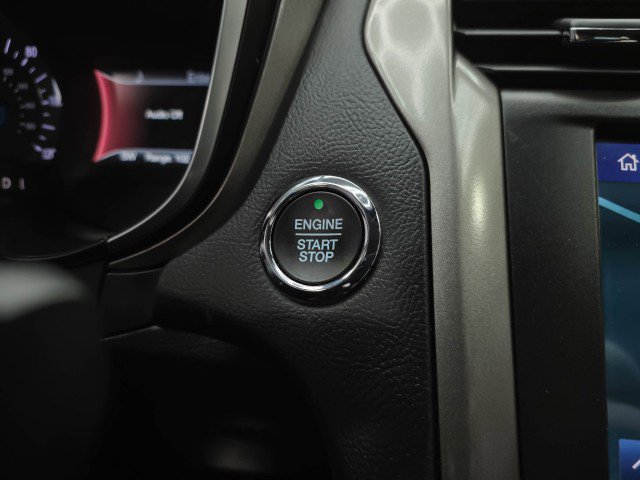 Used 2020 Ford Fusion SE FWD image 23