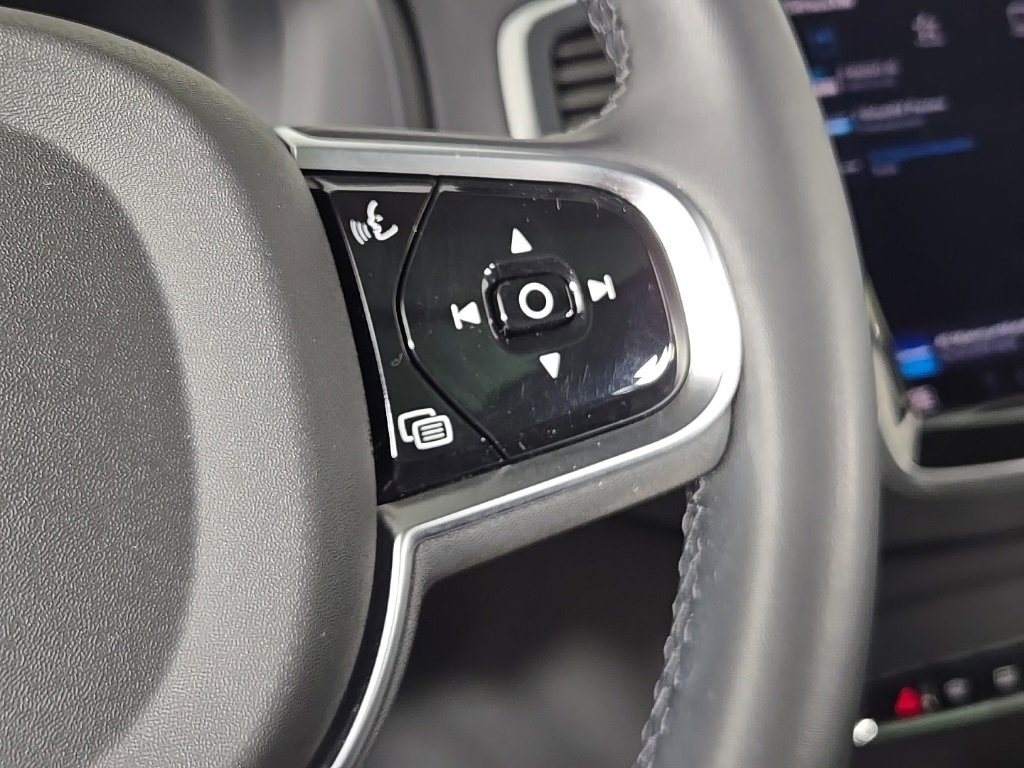 Certified 2024 Volvo XC90 B5 Core w/ Protection Package Premier image 26