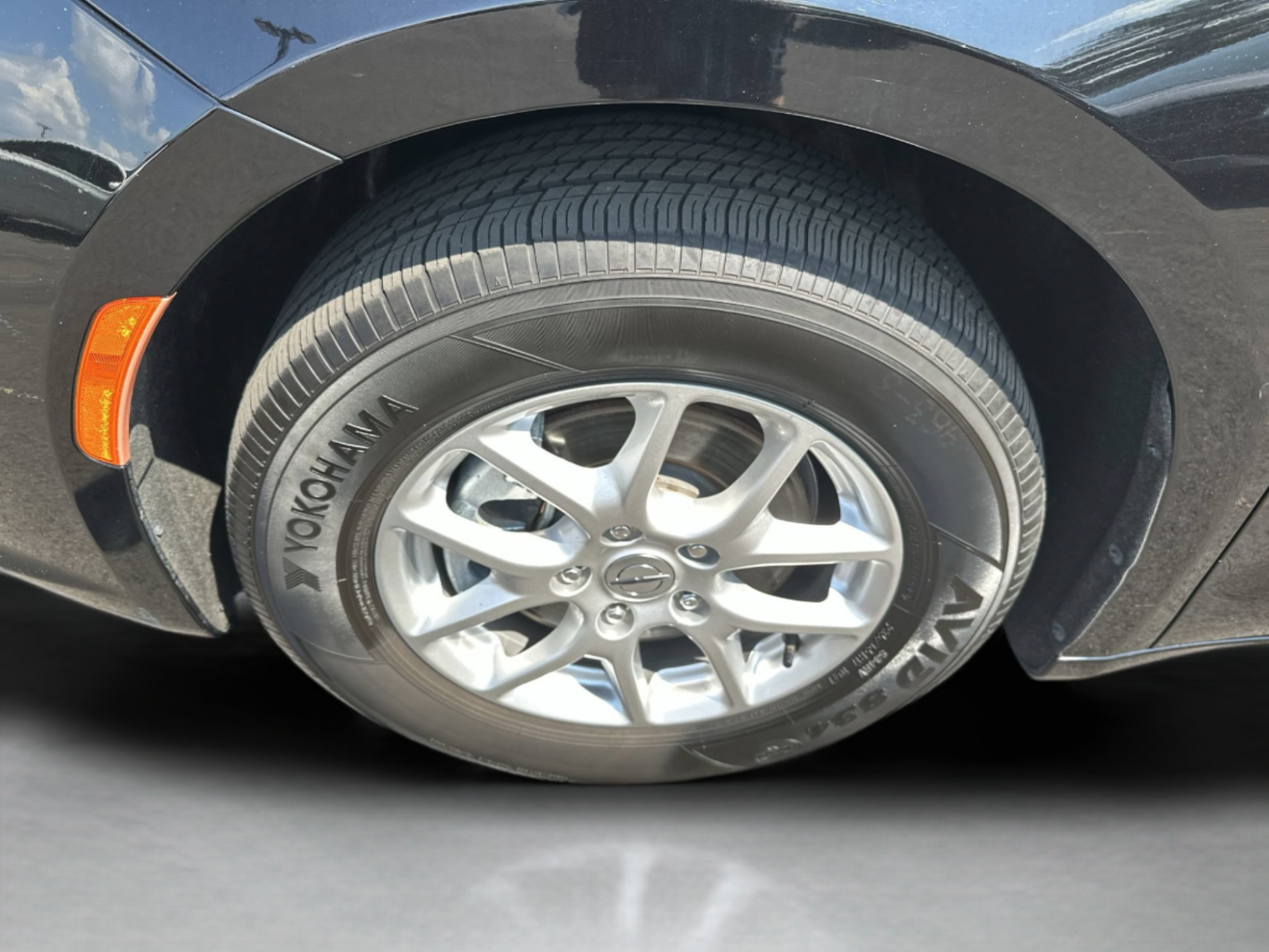 Used 2024 Chrysler Pacifica Touring-L FWD image 28