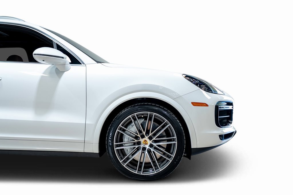 Used 2021 Porsche Cayenne Turbo image 16