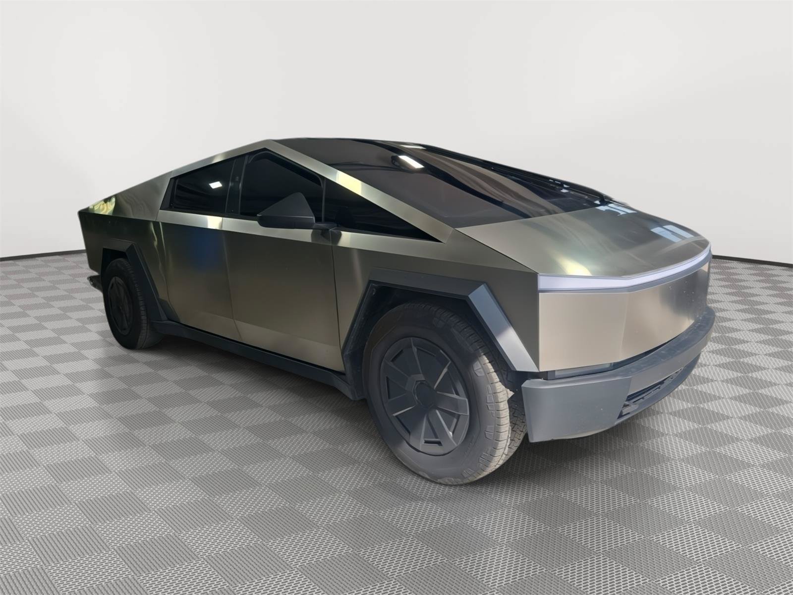 Used 2025 Tesla Cybertruck AWD Crew Cab image 17