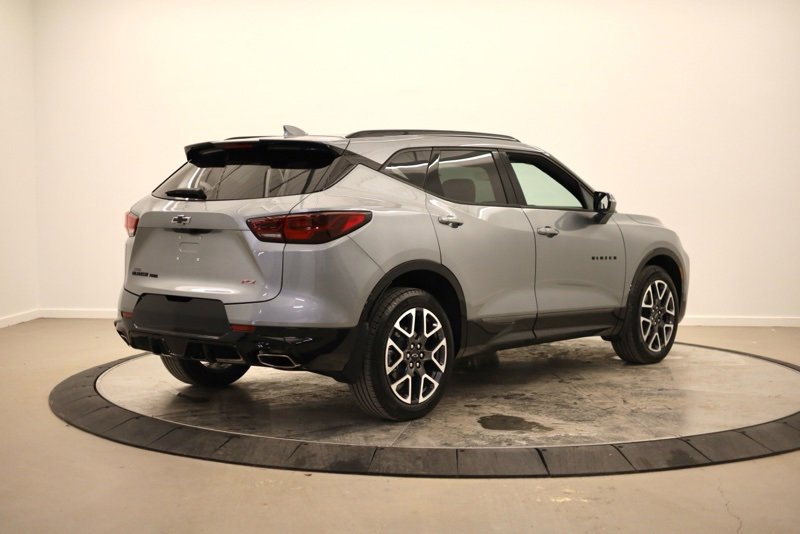 Used 2025 Chevrolet Blazer RS w/ Driver Confidence II Package image 3