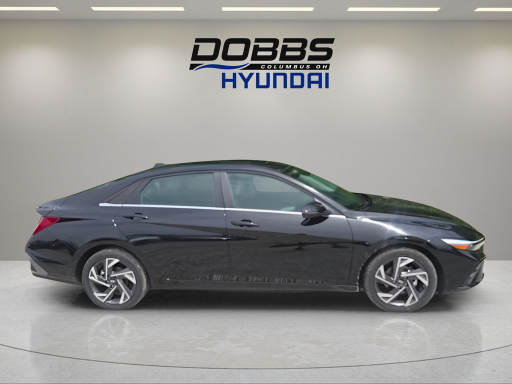 New 2026 Hyundai Elantra Limited FWD image 6