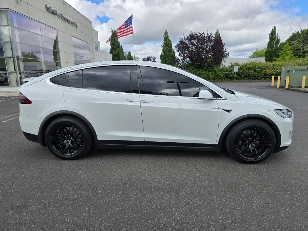 Used 2018 Tesla Model X 75D AWD/4WD image 8