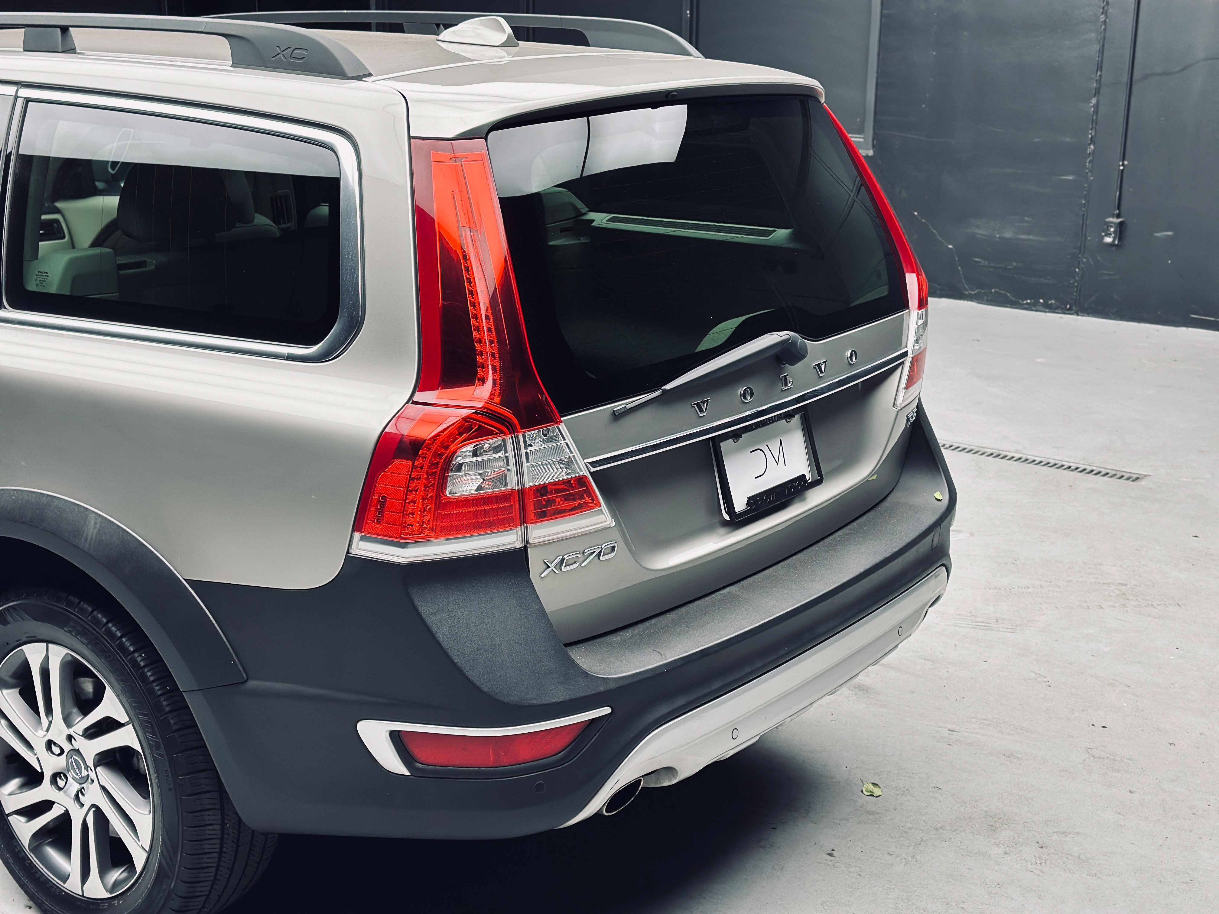 Used 2015 Volvo XC70 T5 Premier w/ Protection Package FWD image 15