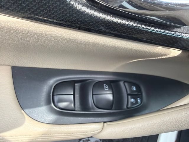 Used 2016 Nissan Rogue SL w/ SL Premium Package AWD/4WD image 9