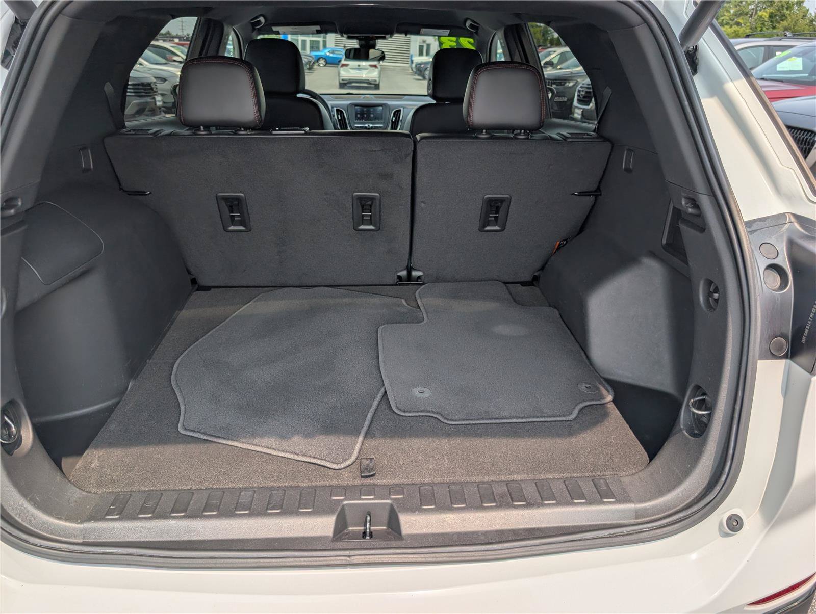 Used 2023 Chevrolet Equinox RS AWD/4WD image 12