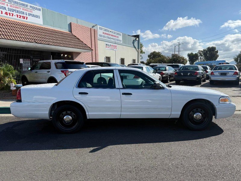 Used 2009 Ford Crown Victoria Police Interceptor image 3
