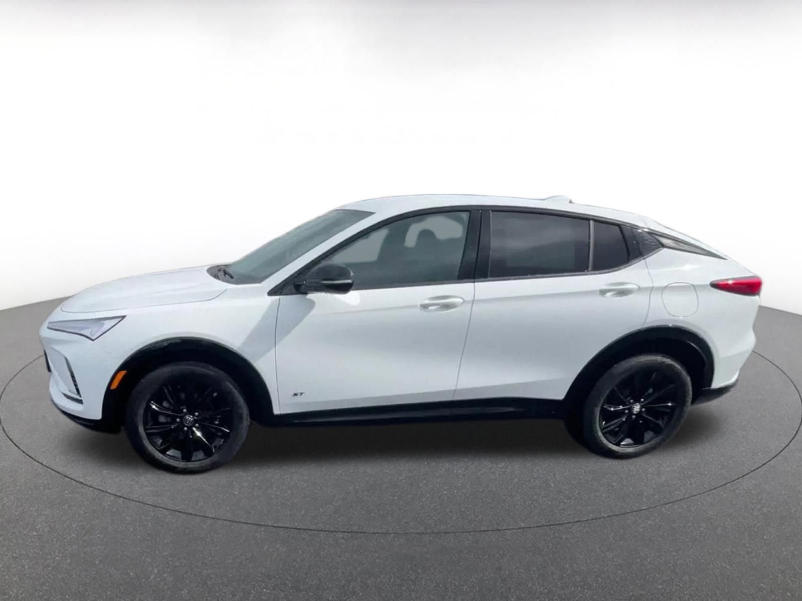 Used 2025 Buick Envista Sport Touring image 9