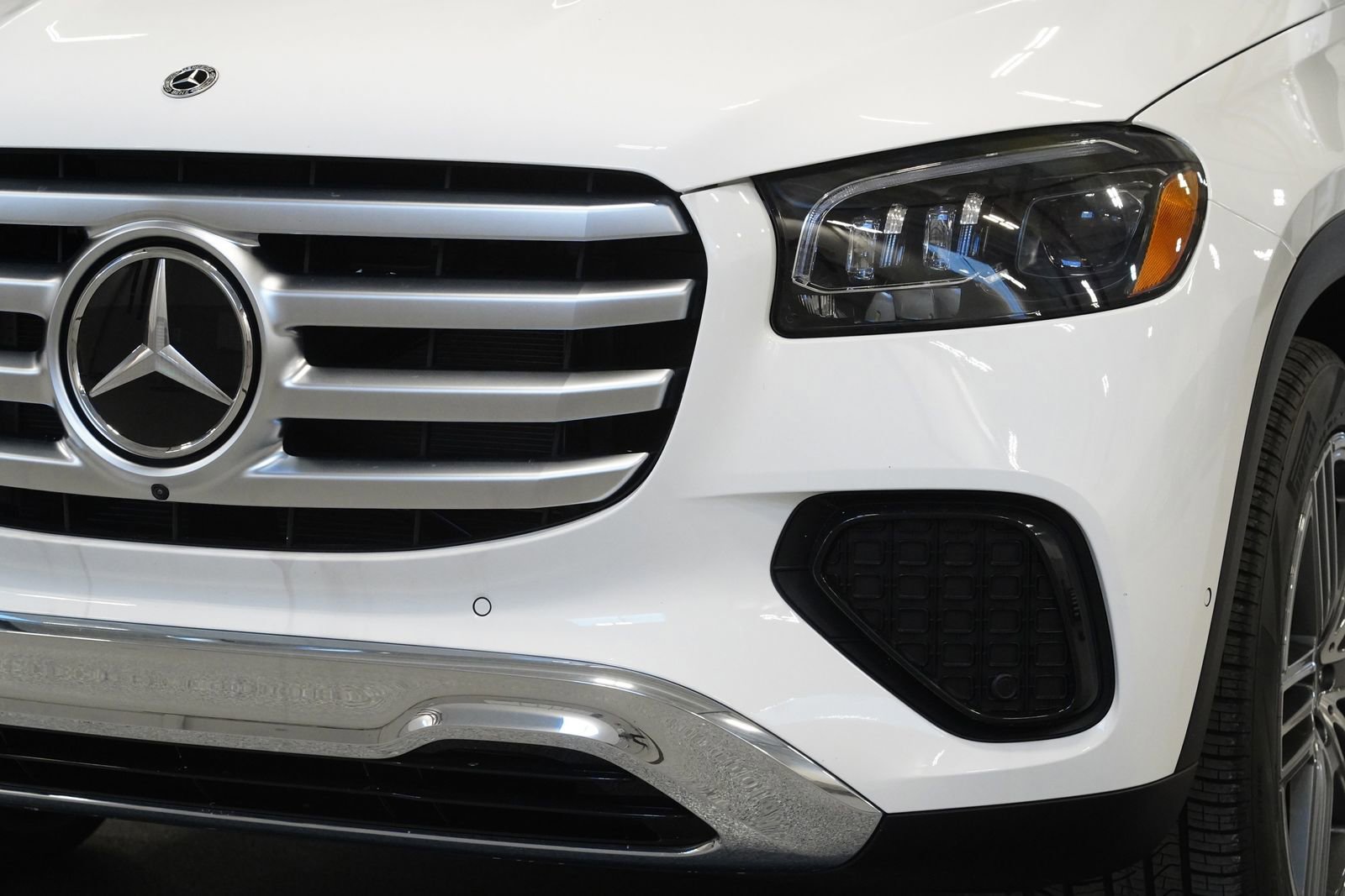 New 2026 Mercedes-Benz GLS 450 4MATIC image 9