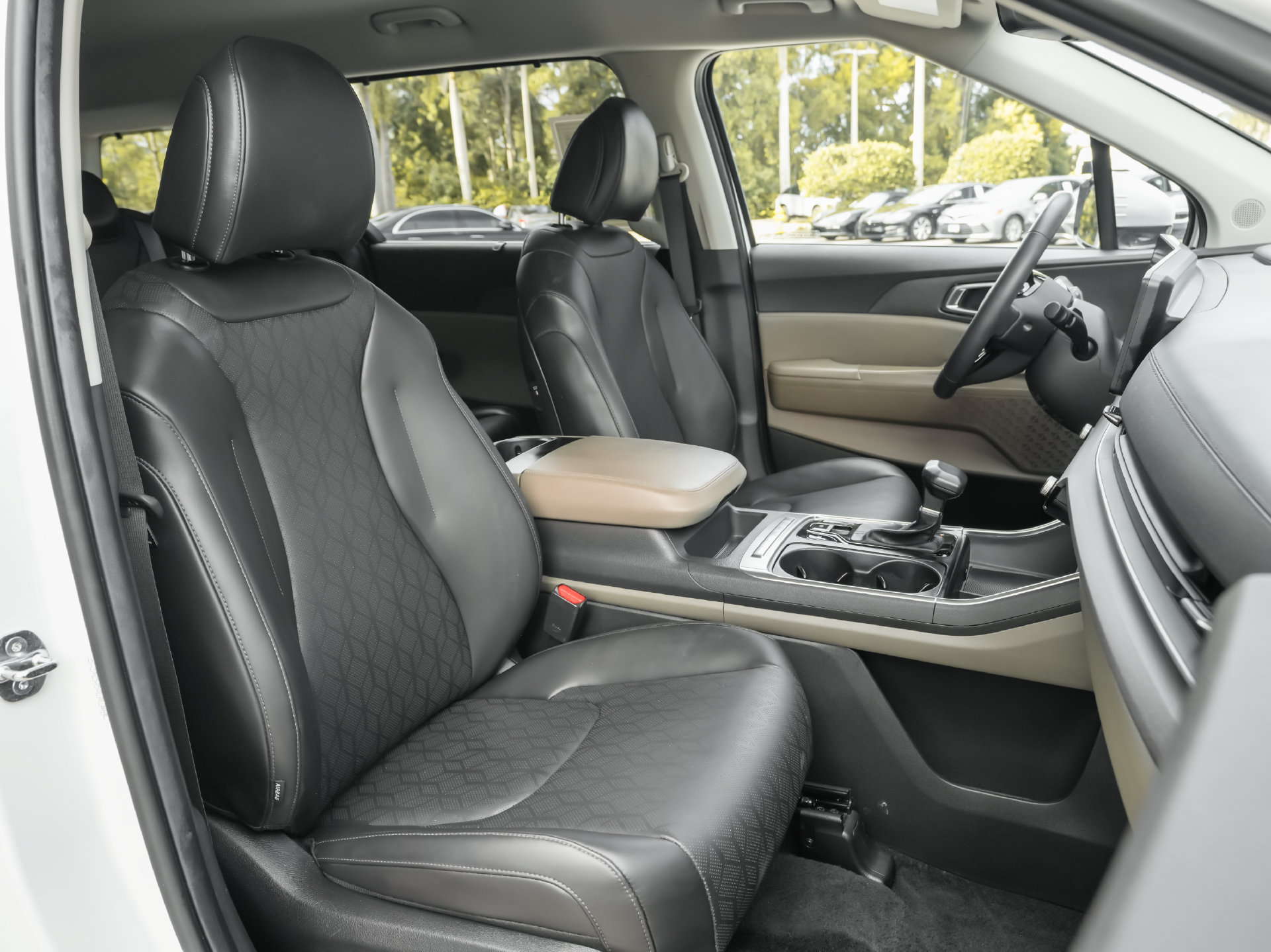 Used 2026 Kia Carnival EX FWD image 9