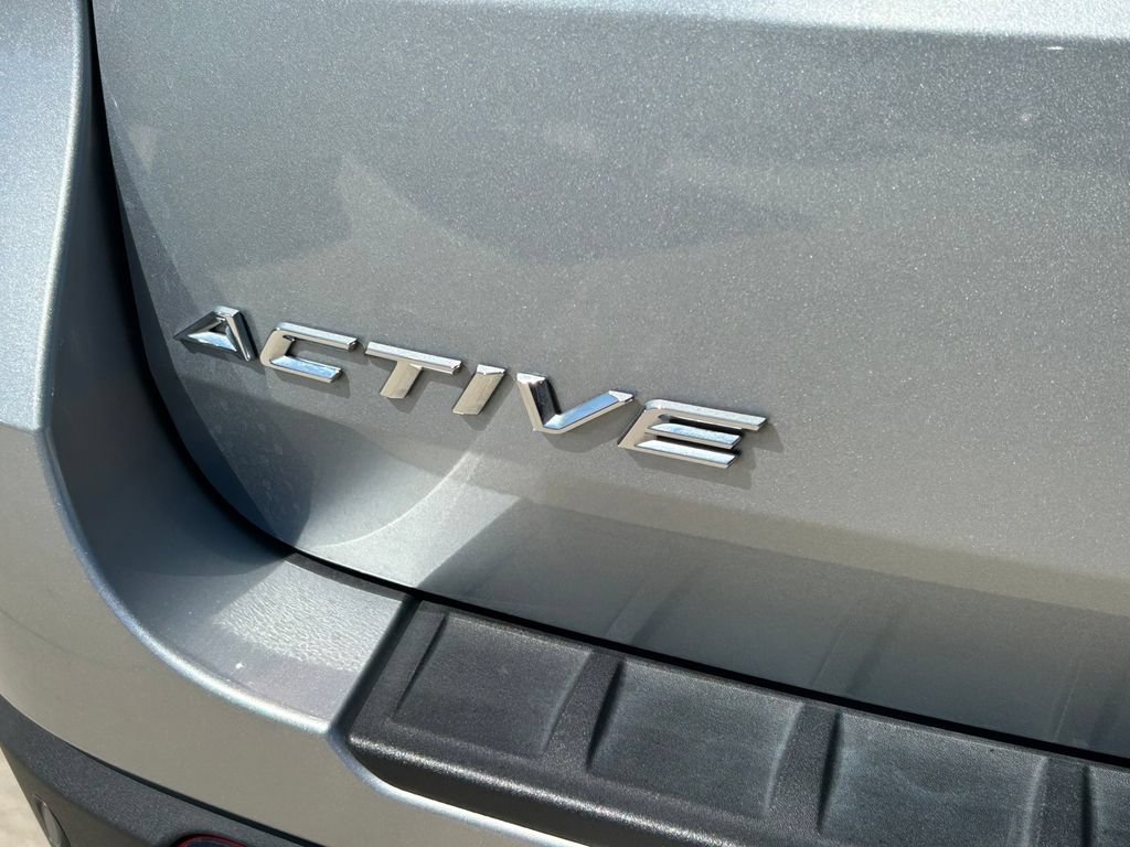 Used 2025 Ford Explorer Active w/ Active Comfort Package RWD image 12