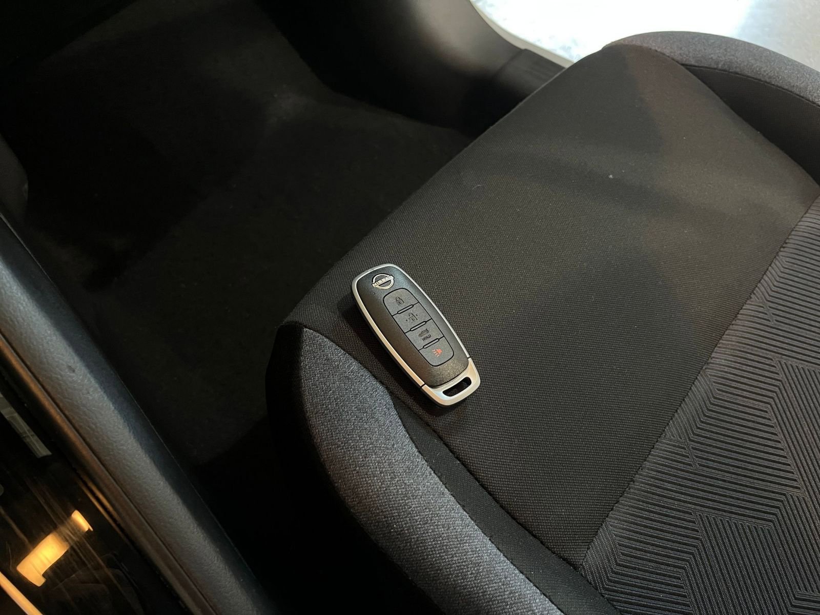 Used 2025 Nissan Versa SV image 21