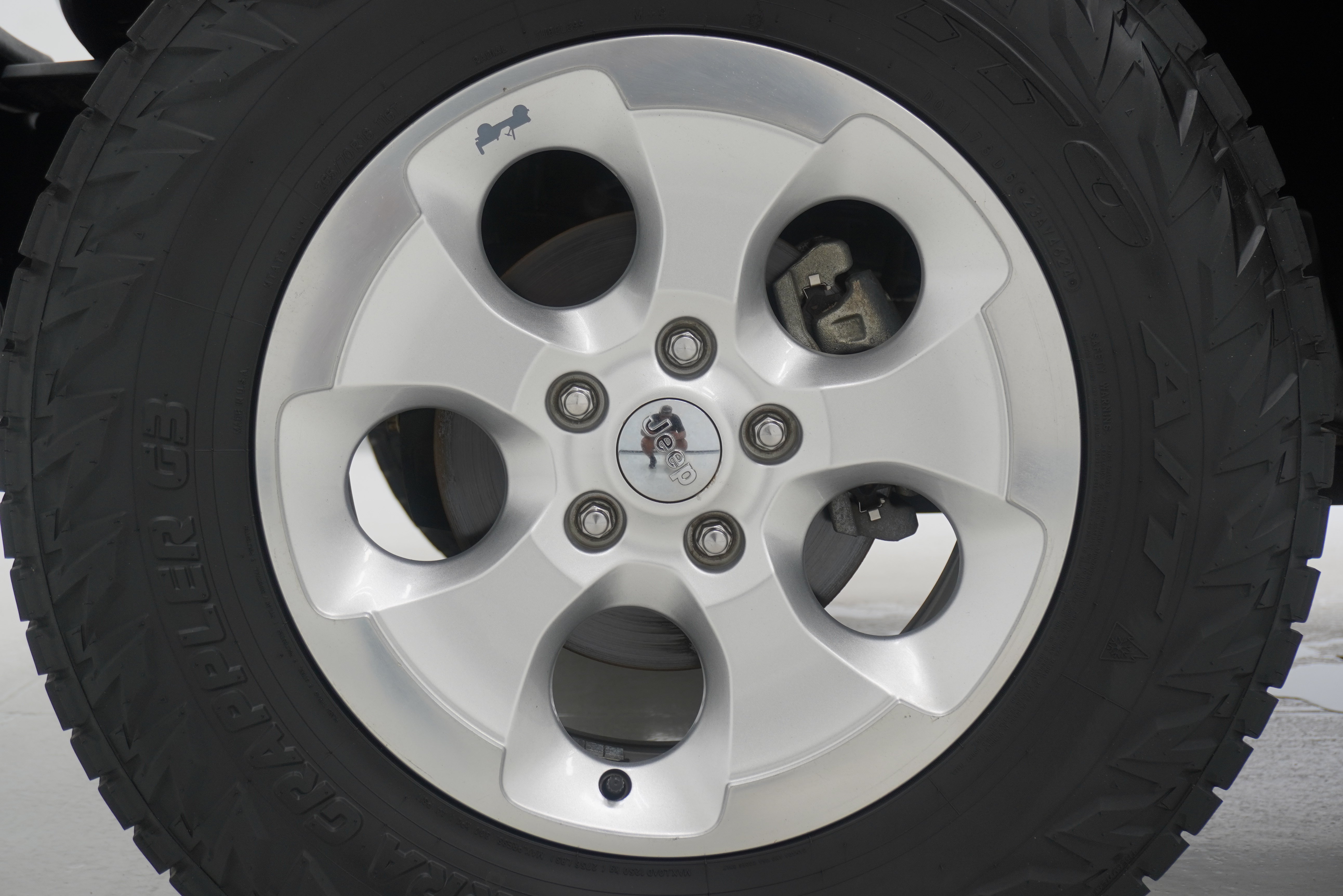 Used 2013 Jeep Wrangler Unlimited Sahara AWD/4WD image 25