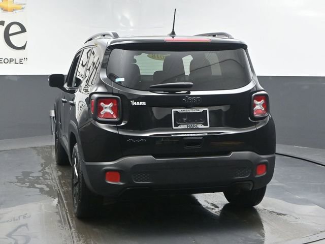 Used 2018 Jeep Renegade Altitude w/ UConnect 8.4 Nav Group AWD/4WD image 34