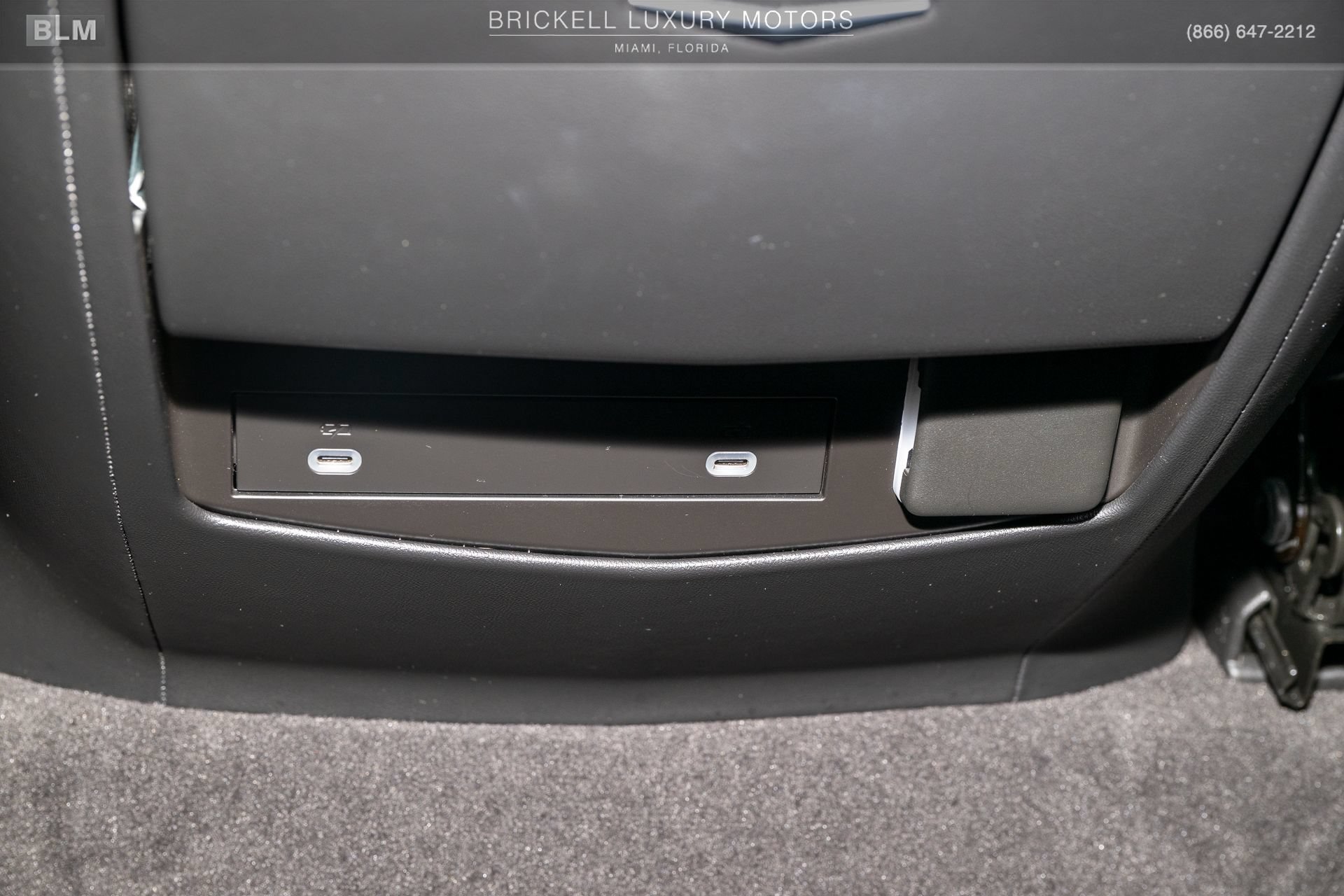 Used 2024 Cadillac Escalade ESV Luxury AWD/4WD image 21