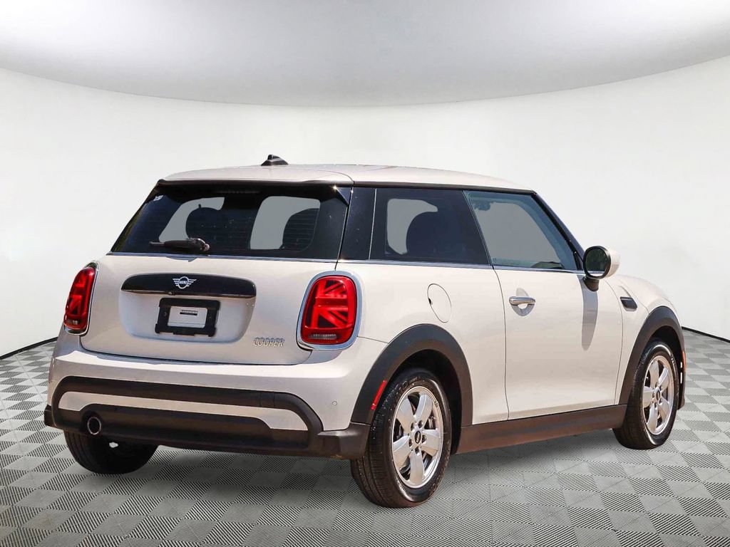 Used 2024 MINI Cooper 2-Door Hardtop FWD image 5