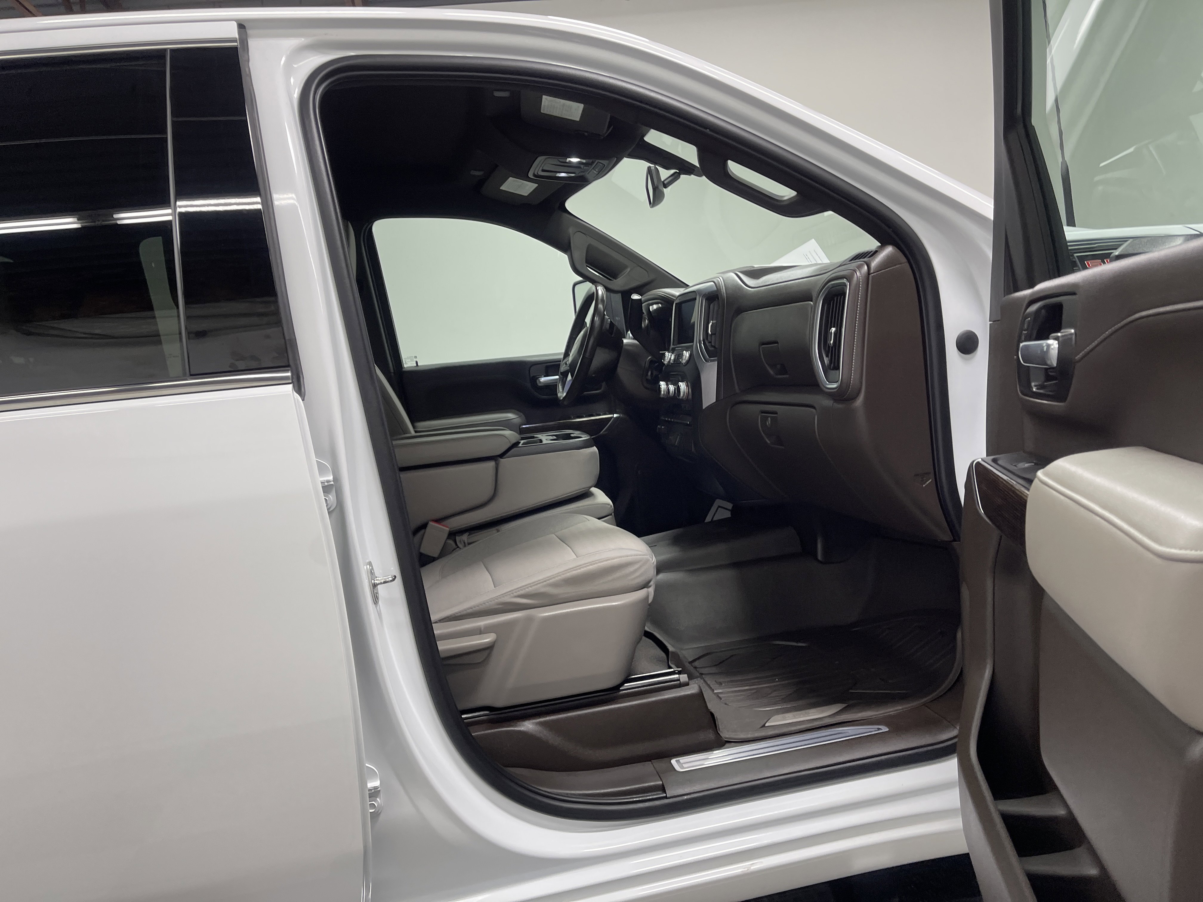Used 2021 GMC Sierra 2500 SLE w/ SLE Value Package; AWD/4WD image 25