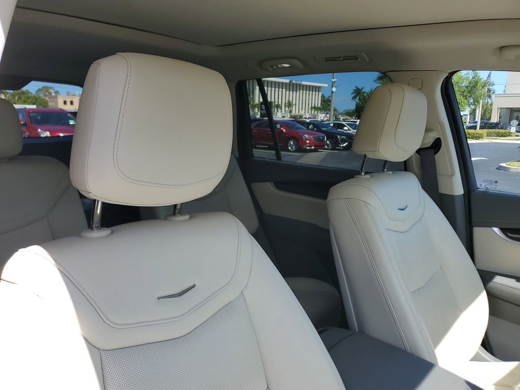 Used 2024 Cadillac XT6 Premium Luxury AWD/4WD image 24