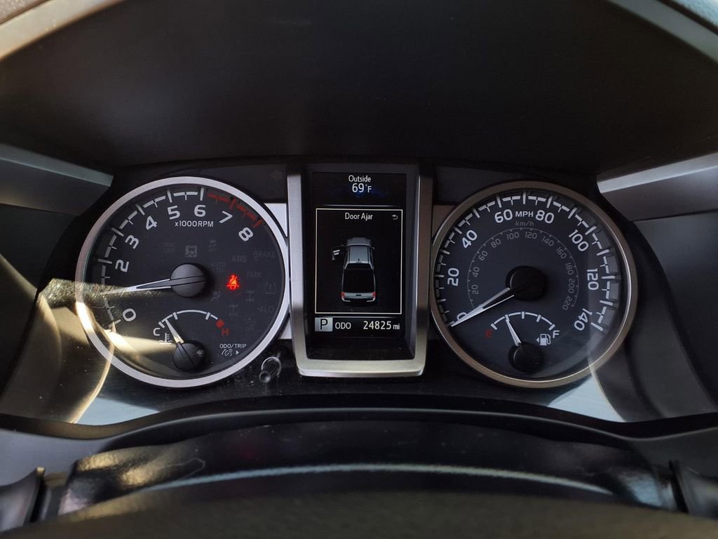 Certified 2023 Toyota Tacoma SR5 w/ Technology Package AWD/4WD image 15