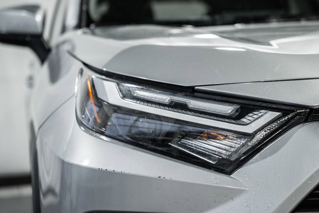 Used 2025 Toyota RAV4 XLE image 11