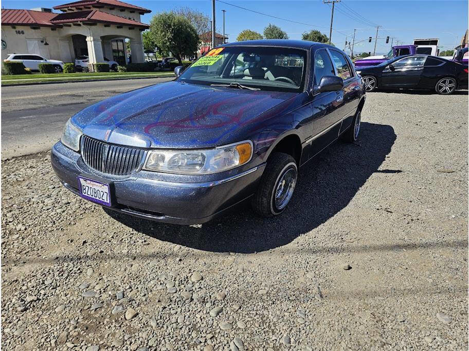 Used 1999 Lincoln Town Car Executive image 3