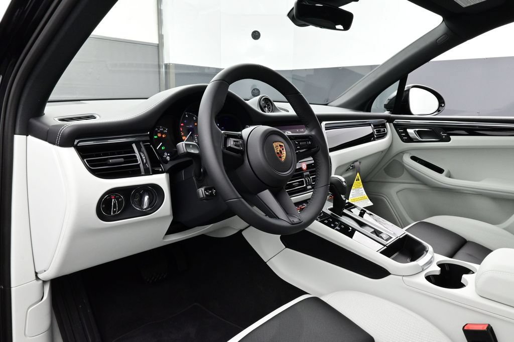New 2026 Porsche Macan S AWD/4WD image 4