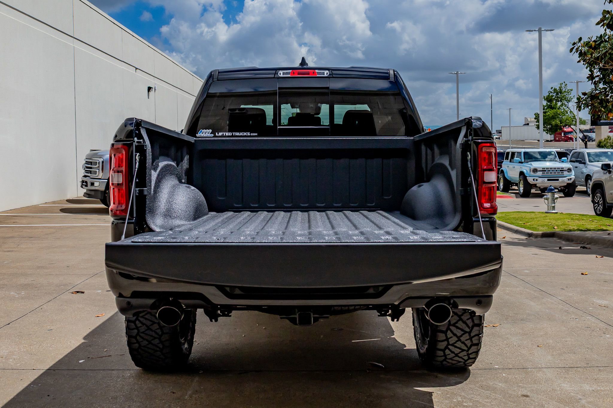 Used 2026 RAM 1500 Laramie w/ Night Edition image 9