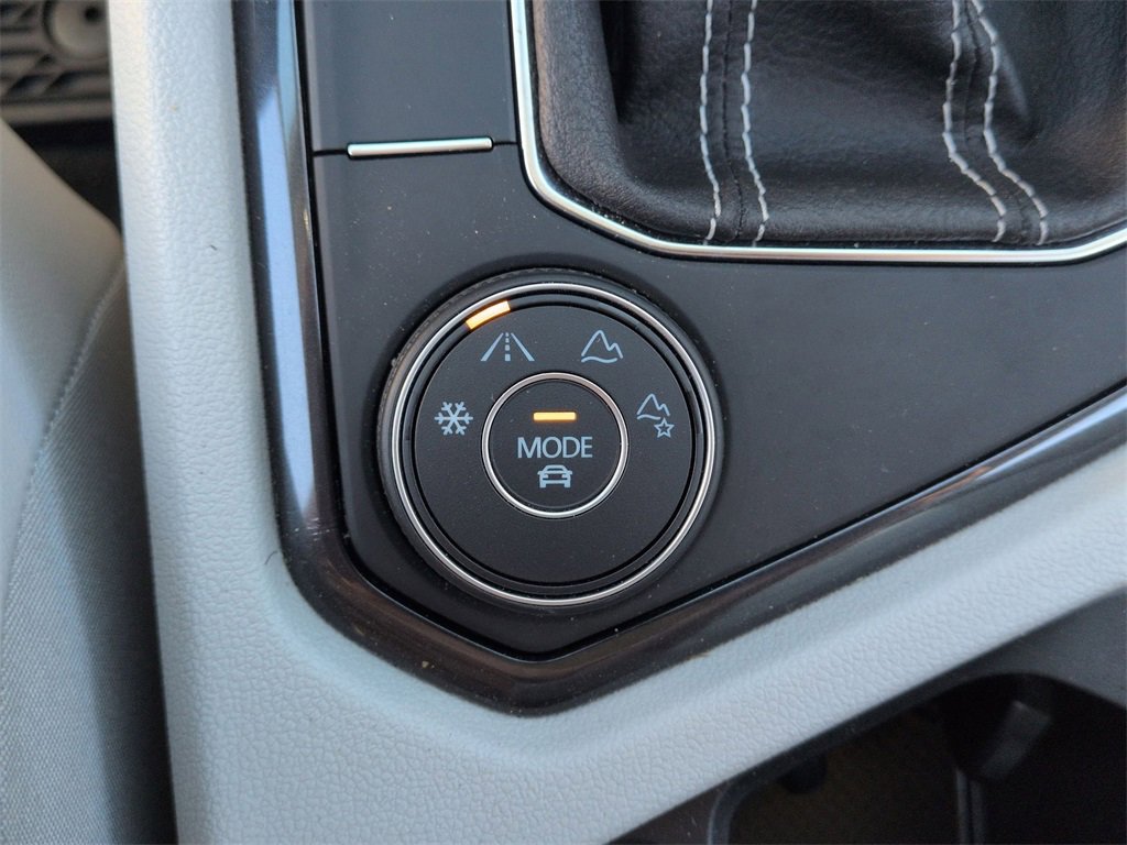 Used 2024 Volkswagen Tiguan SE image 22