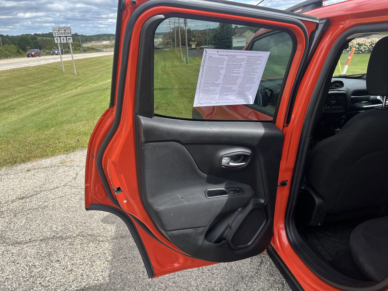 Used 2021 Jeep Renegade Latitude w/ Convenience Group image 26