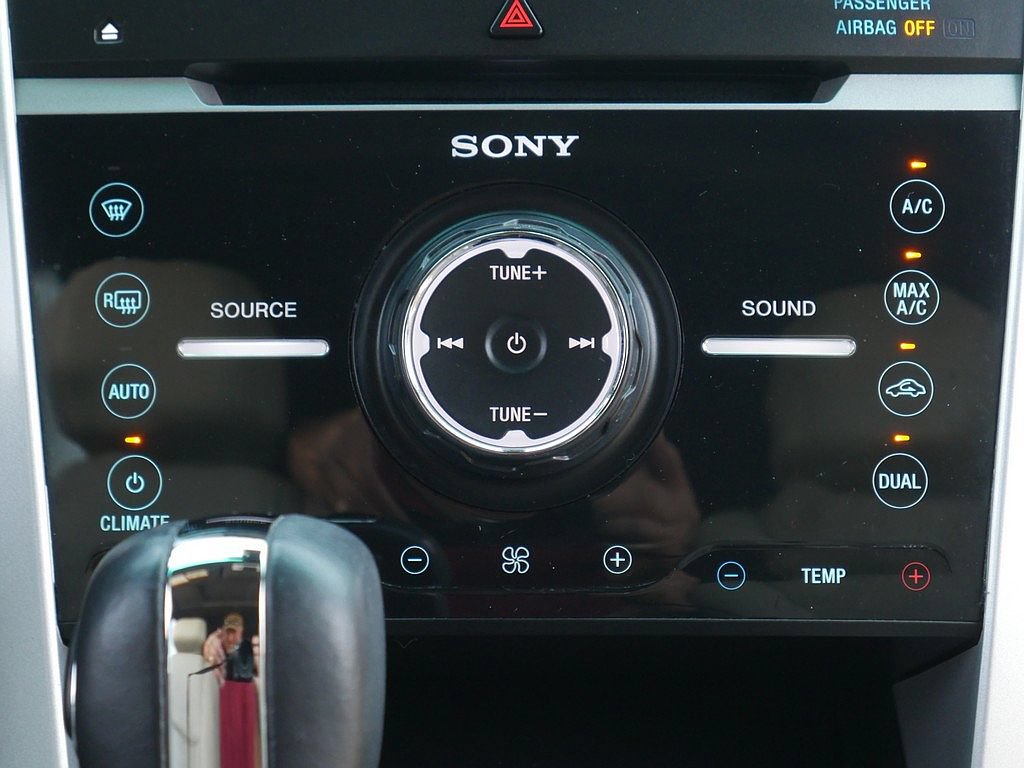 Used 2014 Ford Explorer Limited w/ Equipment Group 302A AWD/4WD image 24