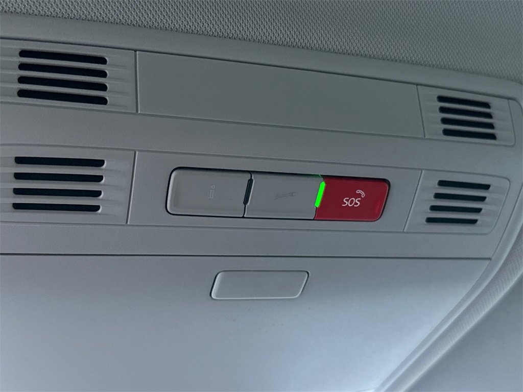 Used 2019 Volkswagen e-Golf SE w/ Driver Assistance Package image 29